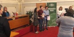 Nielen v anglickom jazyku sa nám darí. Naši študenti Baška Farkašová a Majo Reiter sa umiestnili na 2. a 3. mieste krajského kola biologickej olympiády.